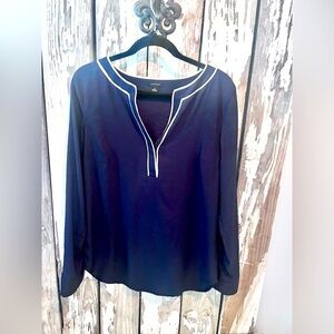Ann Taylor V Neck Top White Trim Size Medium